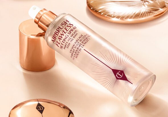 4x3_Setting_Spray_with_Family (1)