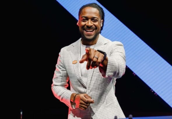 Corporate-Emcee-Will-Gill-performing-at-an-event-in-Las-Vegas-e1755619701579