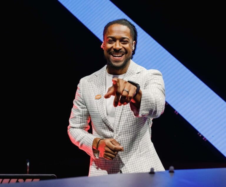 Corporate-Emcee-Will-Gill-performing-at-an-event-in-Las-Vegas-e1755619701579