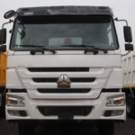 自卸车白色正sinotruk (1)