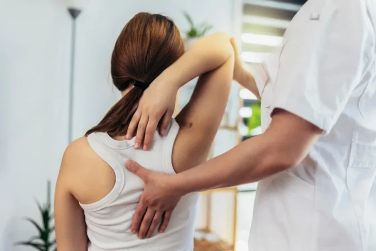 chiropractic-adjustment-benefits-procedure-1200x800